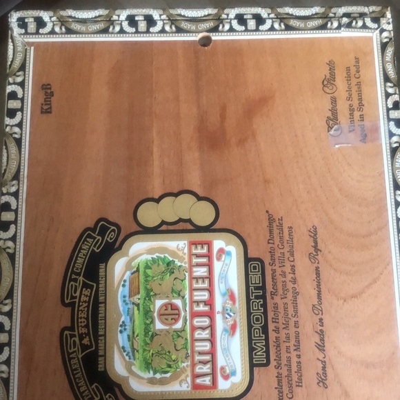 “Wanted” woman painted onto Arturo Fuente cigar box by hand. - Picture 10 of 10